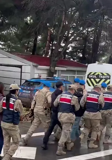 Jandarmadan 12 İlde Siber Suç Operasyonu