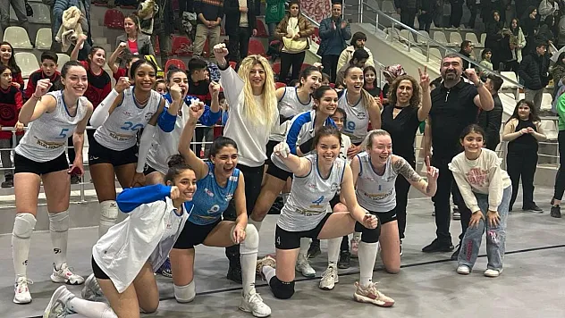 1.Lig Bayanlar Voleybol Takımı Malatya Nicer Hotel 3 Payman Spor 1