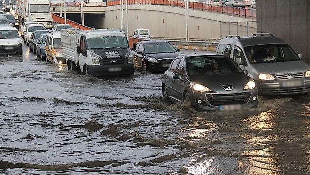 13 İl Sarı, Zonguldak Turuncu Kodla Uyarıldı: Kuvvetli Yağış Geliyor