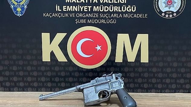 1800'lü Yıllara ait Yarı Otomatik Tabanca ele geçirildi