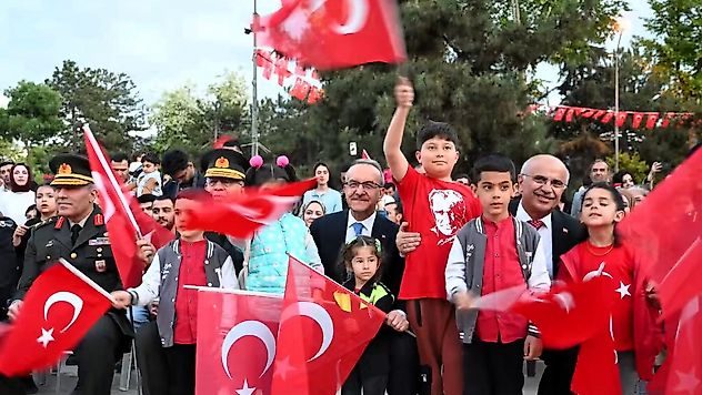 19 Mayıs'ın 107'nci Yılında Malatya'da Fener Alayı Düzenlendi