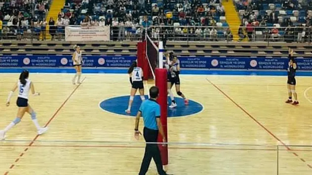 2 Lig Voleybol Ligi'nde Vali Galip Demirel 3 Hakkarispor 0