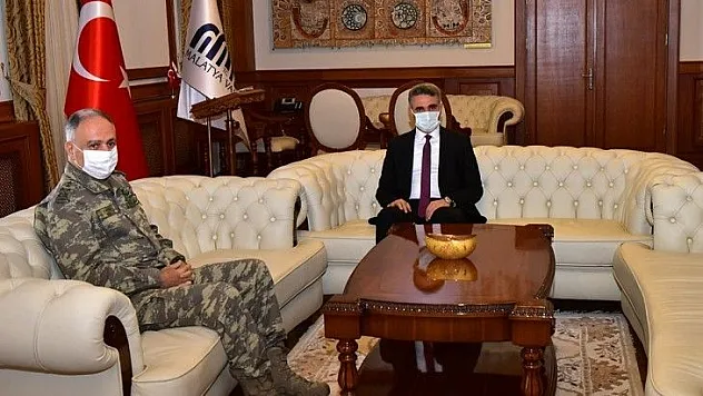 2. Ordu Komutanı Gürak, Vali Baruş'u Ziyaret Etti