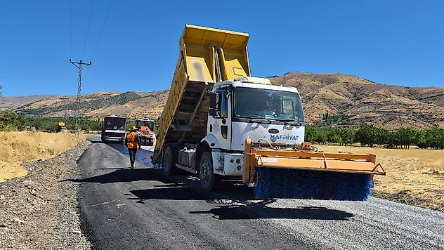20 Kilometrelik Grup Yolunda Asfalt Çalışmaları Sürüyor