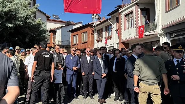 26 yaşında son yolculuğuna uğurlandı