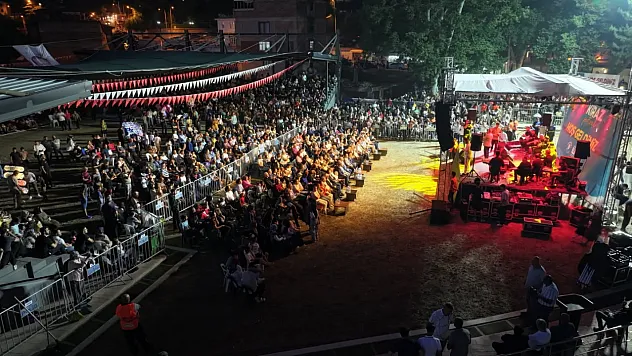 28.Yeşilyurt Kültür, Spor Ve Kiraz Festivali'nde Türkü Dolu Gece!