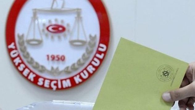 3 İlde Yerel Seçim Mesaisi: Binlerce Seçmen Oy Kullanıyor