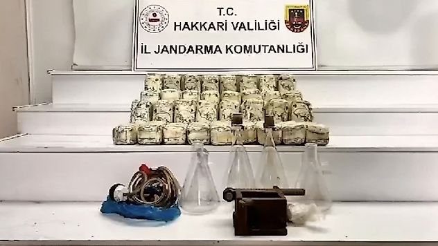 3 Şüpheliden 1'i Tutuklandı: Jandarmadan Uyuşturucuya Ağır Darbe