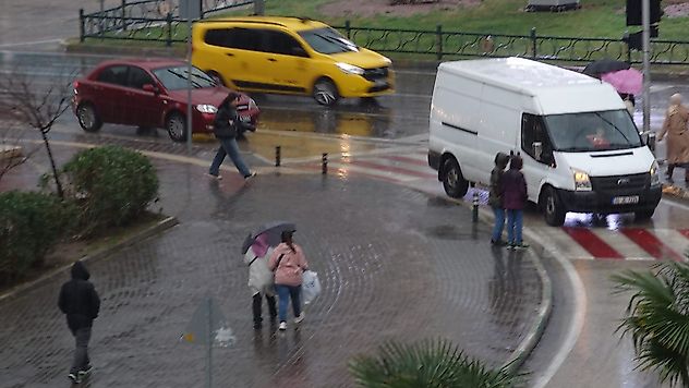 31 il için 'Sarı' kodlu uyarı: Kuvvetli yağış ve fırtına bekleniyor