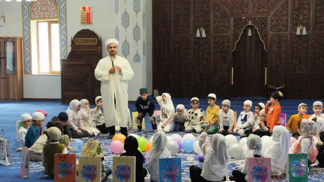 4-6 Yaş Grubu Öğrenciler Mehmet Göçmez Camii'nde Üç Aylarla Buluştu
