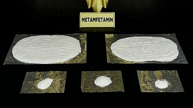 745 gram metamfetamin ele geçirildi