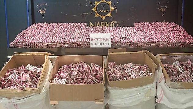 75 ilde uyuşturucu operasyonu: 767 kilogram madde ve 3,3 milyon hap ele geçirildi