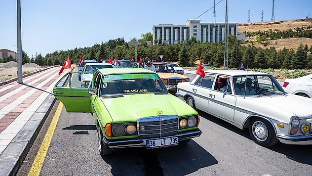 85 Klasik Mercedes Kayısı Festivali'ne Renk Kattı