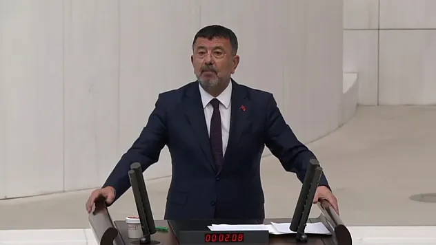 Ağbaba'dan Kürsüde Duygusal Savunma: 'Aileme Saldırılıyor'