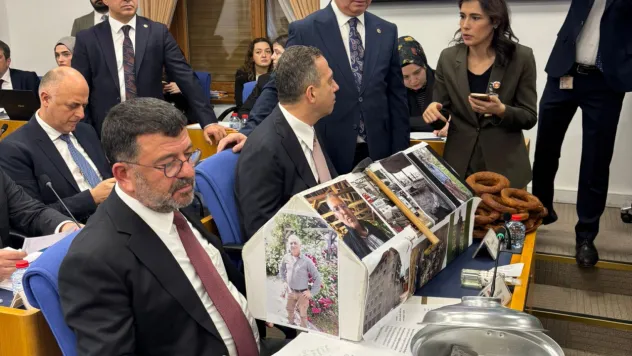 Ağbaba, 'Emekli Taş Kaynatıyor'