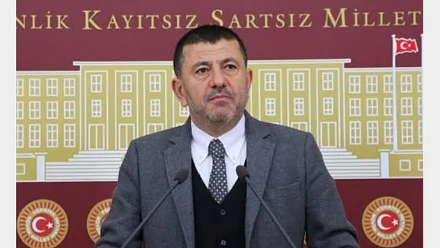 Ağbaba 'Yıllar Yılları Kovalıyor, Malatya Hep Oyalanıyor'