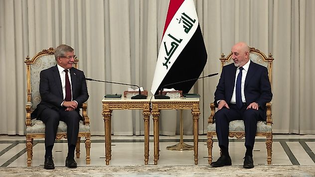 Ahmet Davutoğlu Irak'ta: Siyasetçiler, Âlimler ve Akademisyenlerle Görüştü
