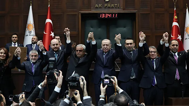 AK Parti'nin TBMM'deki Sandalye Sayısı 272'ye Yükseldi