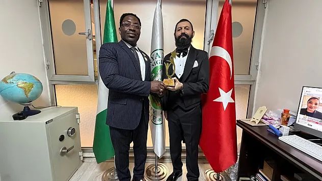 Akif Manaf'a Nijerya'dan Uluslararası Barış Ödülü