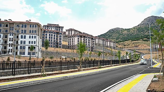 Akoğuz Kışlası'ndaki TOKİ Konutları Teslime Hazırlanıyor