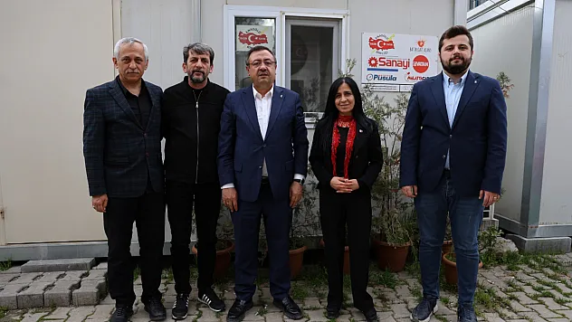Ali Bakan, Anadolu Basın Yayın Birliği'nde Filiz Yavuzkurt ve Said Yalçın ile buluştu
