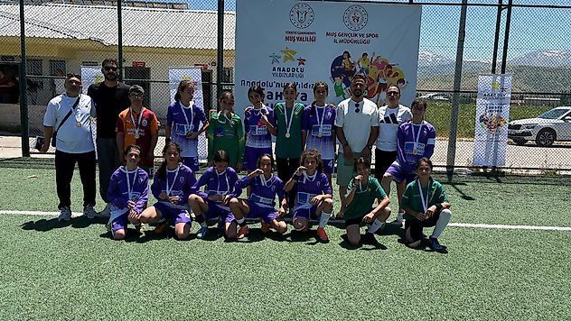 ANALİG'de Malatya Fırtınası: Kız Futbol Takımı Grup Şampiyonu