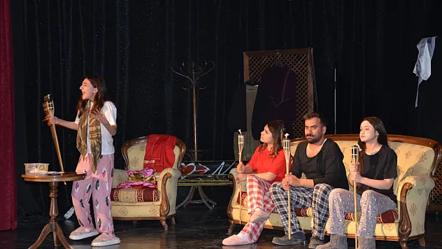 Annelerin Fedakârlığı Sahneye Taşındı: MABESEM'den Özel Gösteri