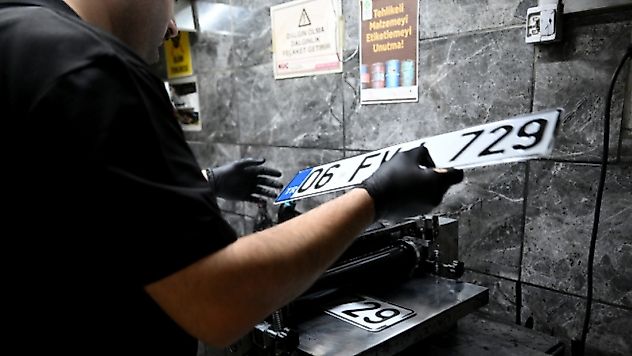 APP Plaka Denetimleri Sonrası Plaka Değişim Merkezlerinde Yoğunluk