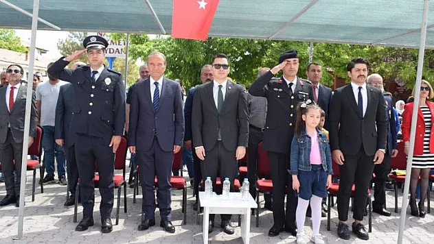 ARGUVAN NAZIM HİKMET MEYDANINDA 19 MAYIS KUTLAMASI YAPILDI