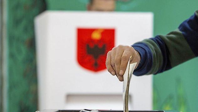 Arnavutluk'ta parlamento seçimleri başladı
