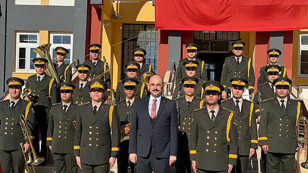 Askeri Bandodan Öğrencilere Moral ve Milli Duygu Dolu Etkinlik