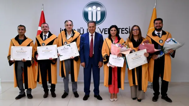 Ataması Yapılan Akademisyenler İçin Cübbe Giyme Töreni Düzenlendi