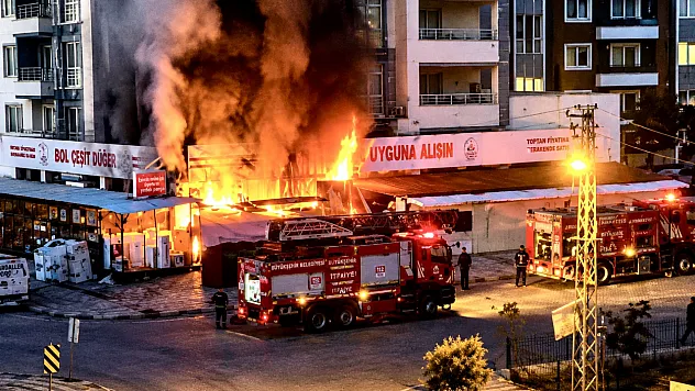 AVM'de Yangın: Büyük Çaplı Hasar Oluştu