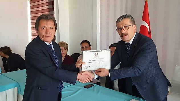 Avni Çıplak'tan Parti Değişikliği: TİP'ten CHP'ye Geçiş Kararı