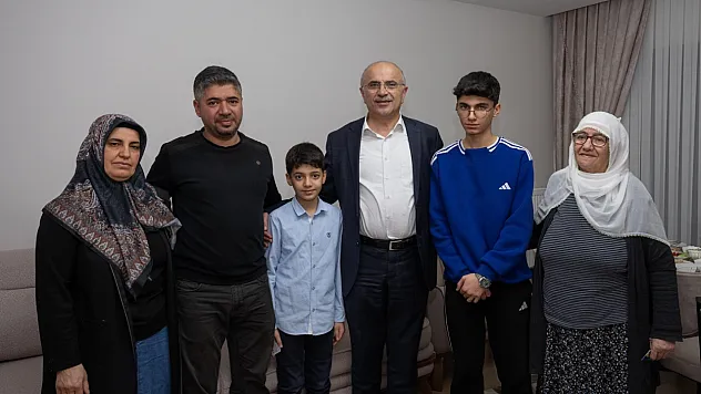 Aynı Sofrada Bir Yıl Sonra Yeniden Buluştular