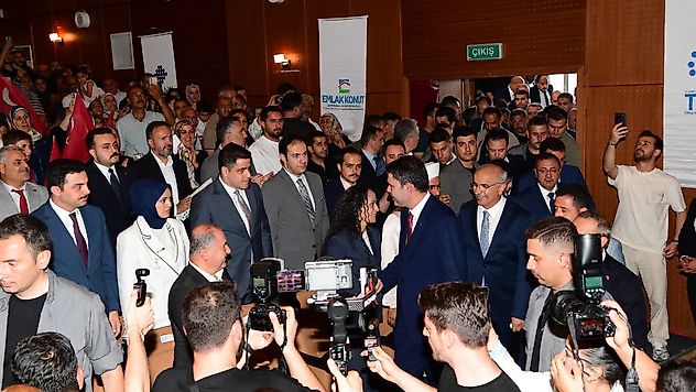 Bakan Murat Kurum'dan Başkan Er İle  Belediye Meclis Üyelerine Teşekkür