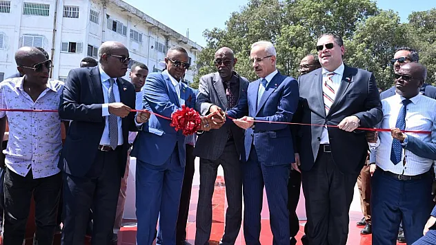 Bakan Uraloğlu Cibuti'deki 'İstanbul Meydanı'nın Açılışını Yaptı