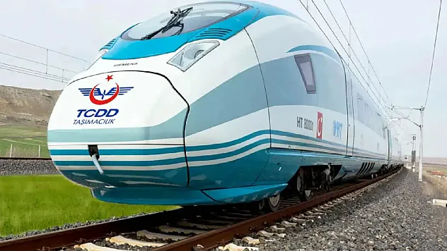 Bakan Uraloğlu Duyurdu: Tatilde Trenlerde Ek Sefer ve Vagon Artışı