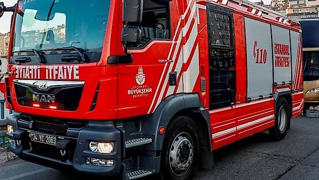 Bakırköy'de otel yangını: 12 kişi yaralandı