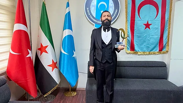 Barış Aktivisti Akif Manaf'a Suriye Türkmenlerinden Anlamlı Ödül