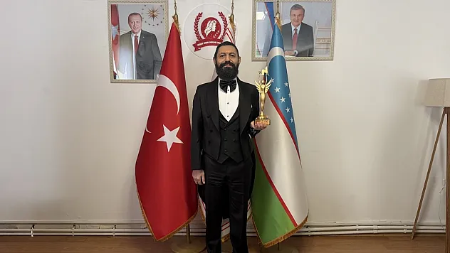 Barış Aktivisti Akif Manaf'a Uluslararası Yeni Ödül