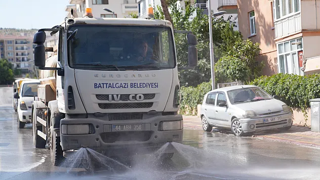 Başharık ve Orduzu Mahallelerinde Yoğun Temizlik Mesaisi