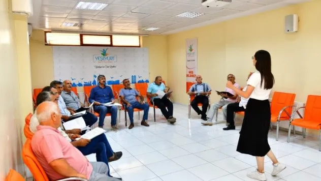 Başkan Çınar, Yeşilyurt Muhtarlar Korosunun Provalarını Takip Etti