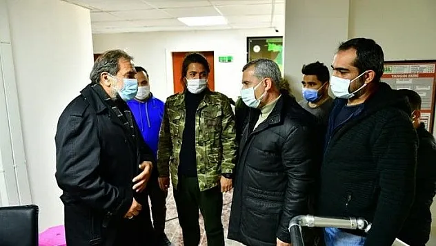 Başkan Çınar, Yeşilyurt'ta Çekilen 'Gırift' Dizi Setini Ziyaret Etti