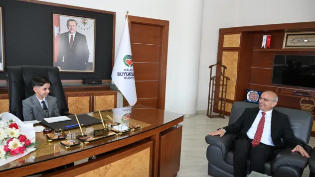 Başkan Er, Başkanlık Koltuğunu Çoloğlu'na Devretti