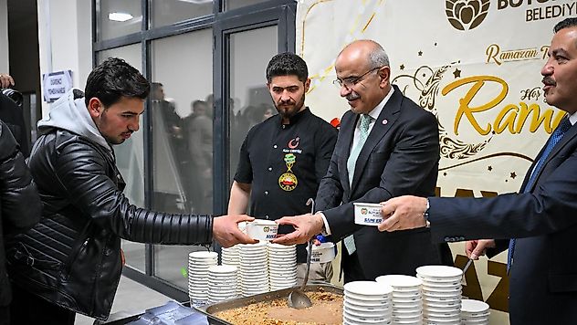 Başkan Er'den Öğrencilere Ödül ve Aşure İkramı