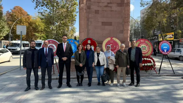 Başkan Eren, 'Cumhuriyet, milletimizin hürriyet ve istiklal aşkının, azminin ve kararlılığının eseridir'