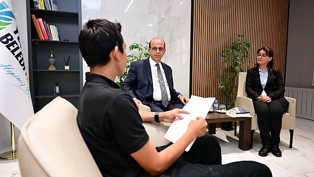 Başkan Geçit, öğrencilerin hazırladığı soruları cevaplandırdı