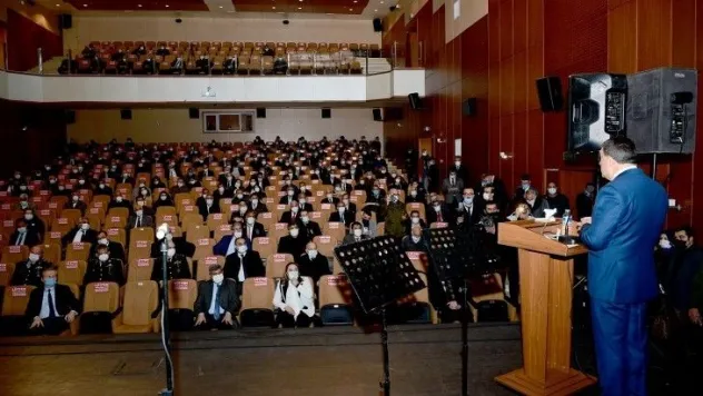 Başkan Gürkan Sergiyi Açtı, Kongre Salonunda Konuştu: