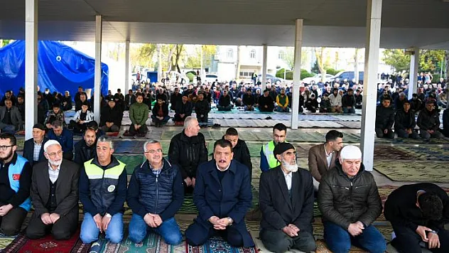 Başkan Gürkan Vatandaşlarla Bayramlaştı